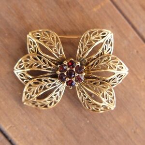 Vintage ‘40s Flower Brooch